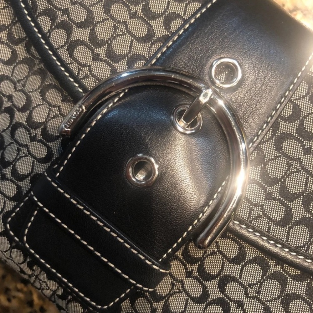 Authentic Coach Handbag! - Picture 2 of 6